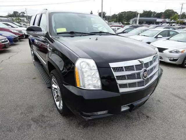 used 2013 Cadillac Escalade car, priced at $17,899