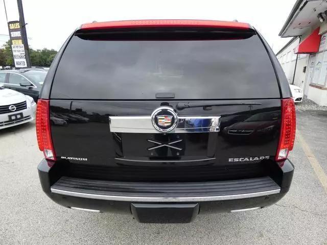 used 2013 Cadillac Escalade car, priced at $17,899