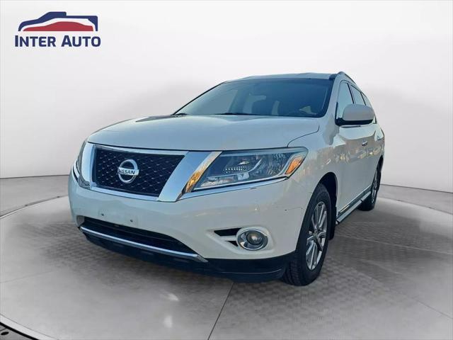 used 2015 Nissan Pathfinder car, priced at $9,999