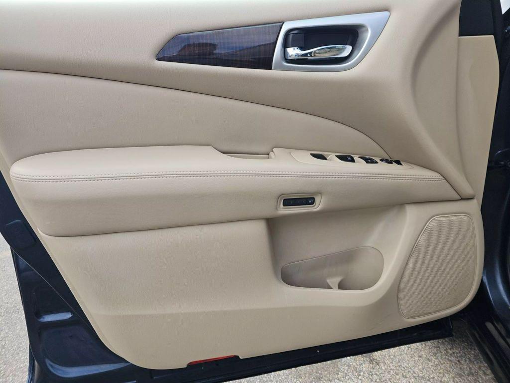 used 2014 Nissan Pathfinder car, priced at $10,499