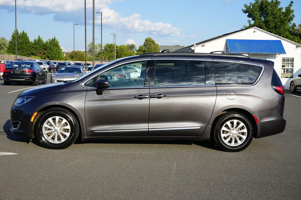 used 2017 Chrysler Pacifica car, priced at $16,995