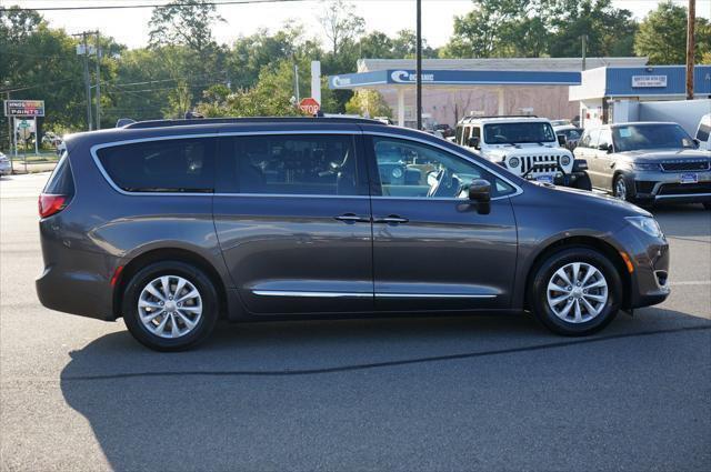 used 2017 Chrysler Pacifica car, priced at $15,995