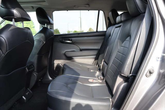 used 2021 Toyota Highlander car, priced at $34,995