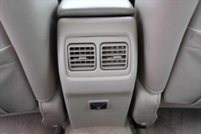 used 2001 Toyota Avalon car, priced at $3,995