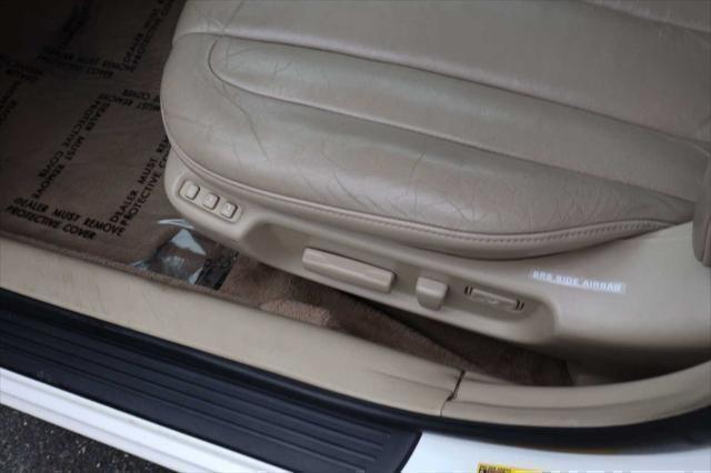 used 2001 Toyota Avalon car, priced at $3,995