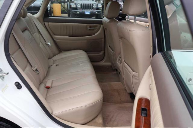 used 2001 Toyota Avalon car, priced at $3,995