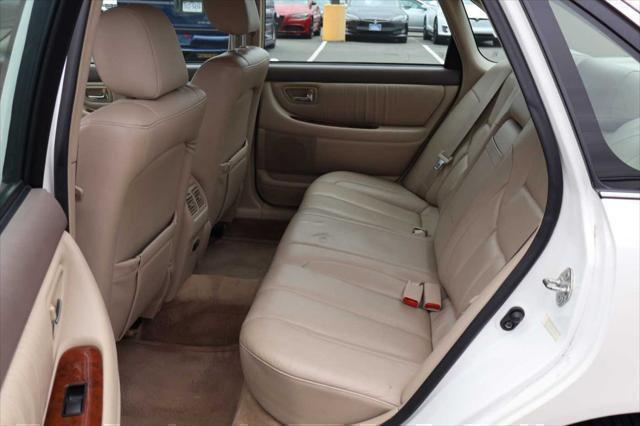 used 2001 Toyota Avalon car, priced at $3,995