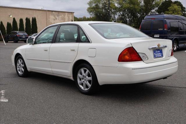 used 2001 Toyota Avalon car, priced at $3,995