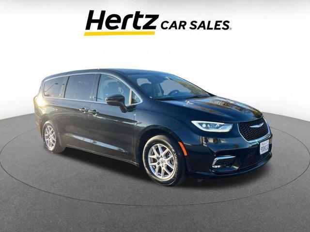 used 2023 Chrysler Pacifica car, priced at $20,550