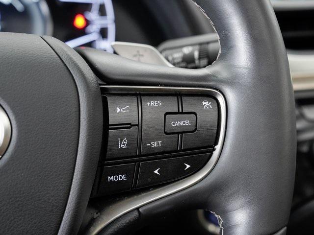 used 2019 Lexus ES 300h car, priced at $30,900