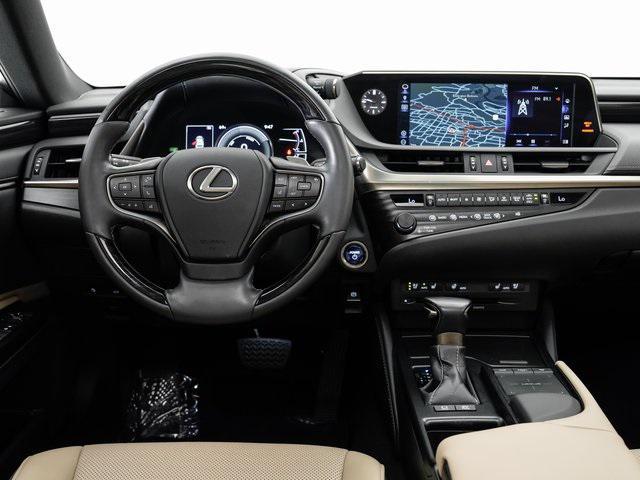 used 2019 Lexus ES 300h car, priced at $30,900