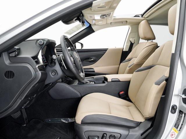 used 2019 Lexus ES 300h car, priced at $30,900