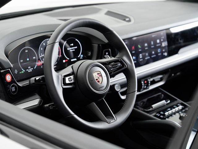 new 2025 Porsche Cayenne car, priced at $105,425