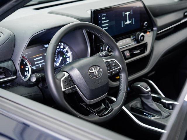 used 2023 Toyota Highlander car, priced at $40,990