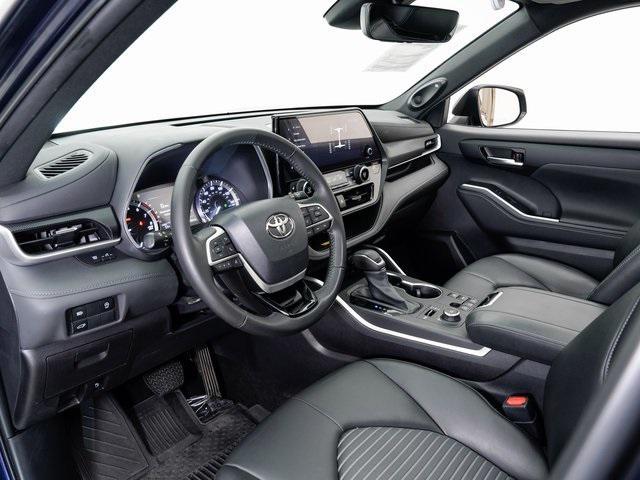 used 2023 Toyota Highlander car, priced at $40,990