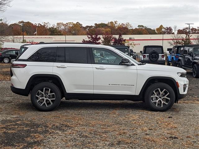 new 2025 Jeep Grand Cherokee car, priced at $47,715