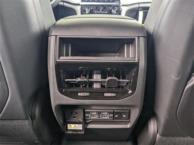 new 2025 Jeep Grand Cherokee car, priced at $47,396