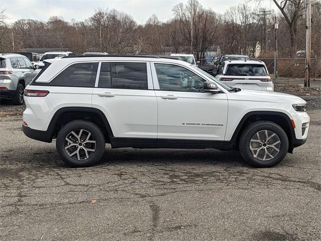 new 2025 Jeep Grand Cherokee car, priced at $46,715