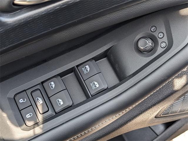 new 2025 Jeep Grand Cherokee car, priced at $42,710