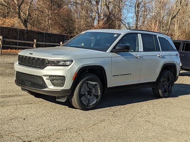 new 2025 Jeep Grand Cherokee car, priced at $45,675