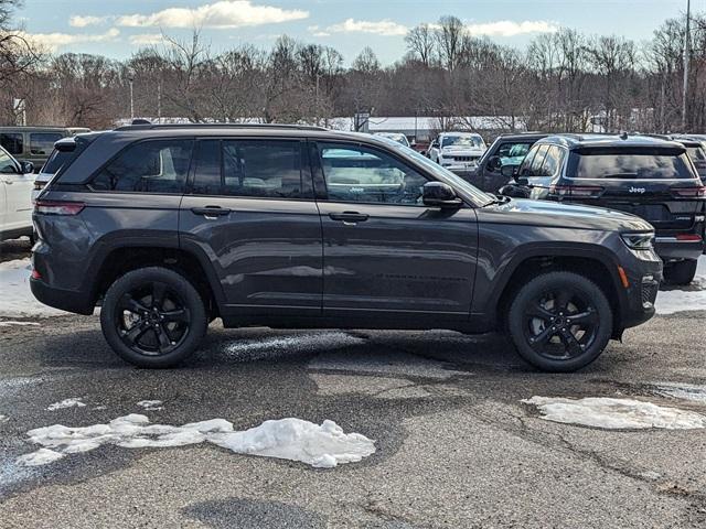 new 2025 Jeep Grand Cherokee car, priced at $50,035