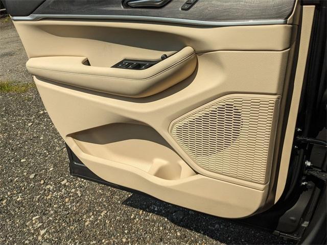 new 2025 Jeep Grand Cherokee car, priced at $46,396