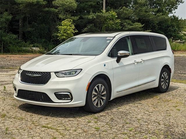 new 2023 Chrysler Pacifica Hybrid car, priced at $49,724