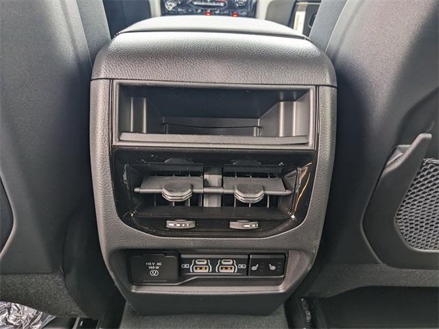 new 2025 Jeep Grand Cherokee car, priced at $43,881