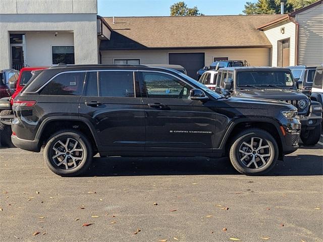 new 2025 Jeep Grand Cherokee car, priced at $48,810