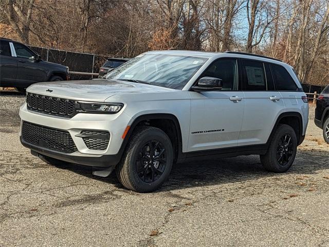 new 2025 Jeep Grand Cherokee car, priced at $44,030