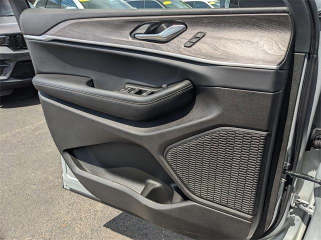 new 2025 Jeep Grand Cherokee L car, priced at $48,287