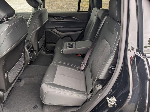 new 2025 Jeep Grand Cherokee car, priced at $44,170