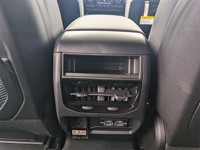 new 2025 Jeep Grand Cherokee car, priced at $44,170