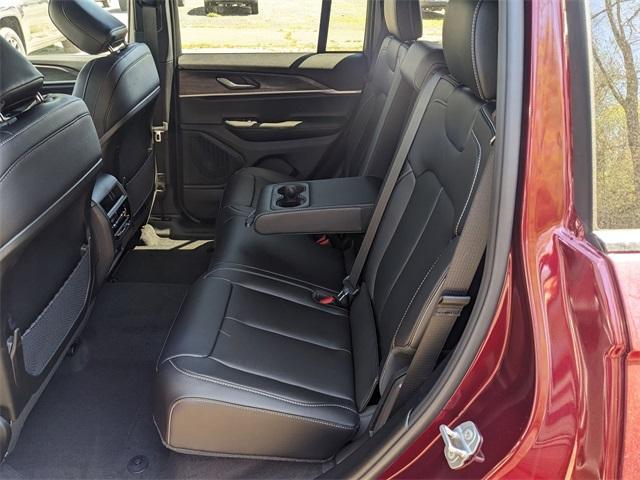 new 2025 Jeep Grand Cherokee car, priced at $50,121
