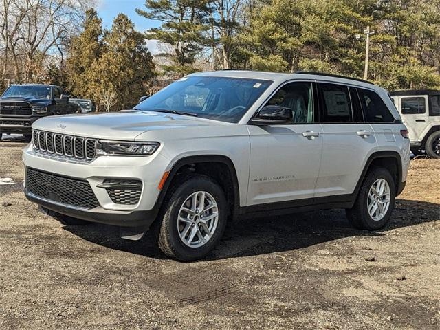 new 2025 Jeep Grand Cherokee car, priced at $41,470