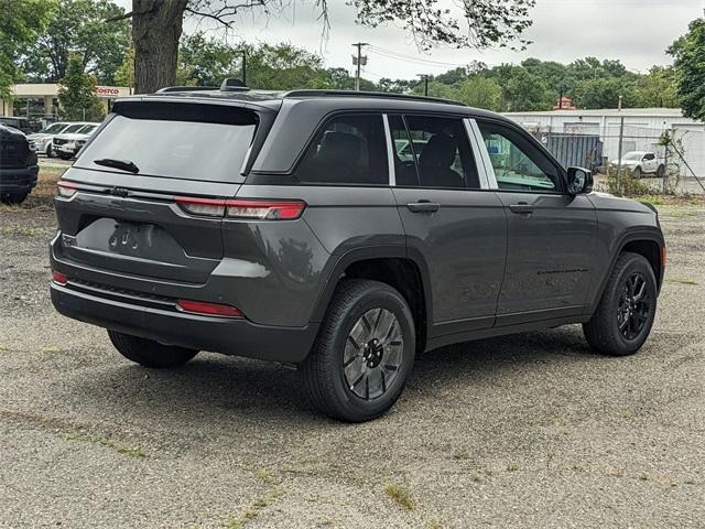 new 2025 Jeep Grand Cherokee car, priced at $46,730