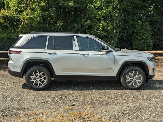 new 2025 Jeep Grand Cherokee car, priced at $48,810