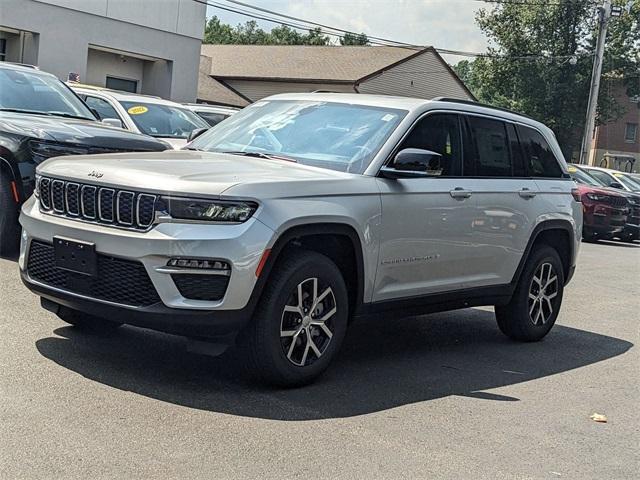 new 2025 Jeep Grand Cherokee car, priced at $43,896