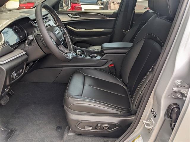 new 2025 Jeep Grand Cherokee car, priced at $43,896