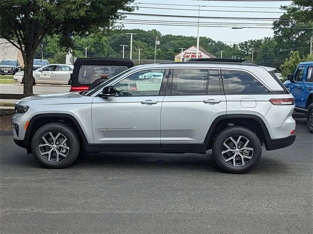 new 2025 Jeep Grand Cherokee car, priced at $43,896