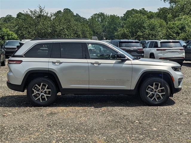 new 2025 Jeep Grand Cherokee car, priced at $46,396