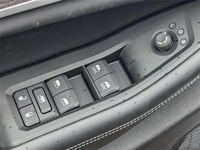 new 2025 Jeep Grand Cherokee car, priced at $46,396