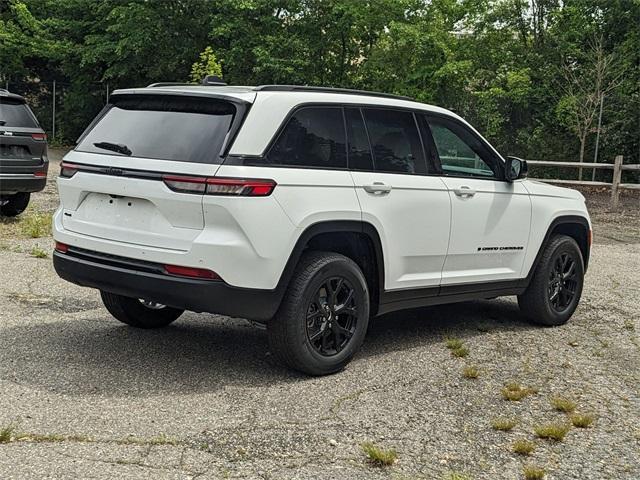new 2025 Jeep Grand Cherokee car, priced at $43,115