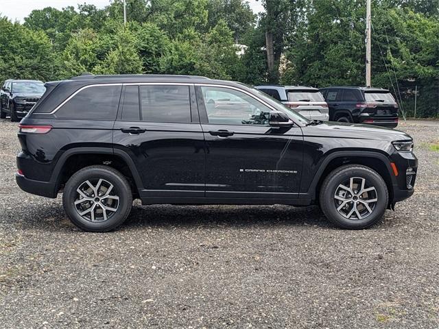 new 2025 Jeep Grand Cherokee car, priced at $46,396