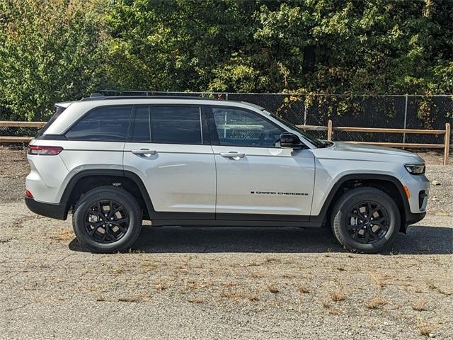 new 2025 Jeep Grand Cherokee car, priced at $44,030