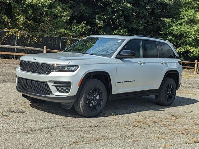 new 2025 Jeep Grand Cherokee car, priced at $44,030