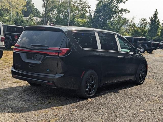 new 2023 Chrysler Pacifica Hybrid car, priced at $50,284