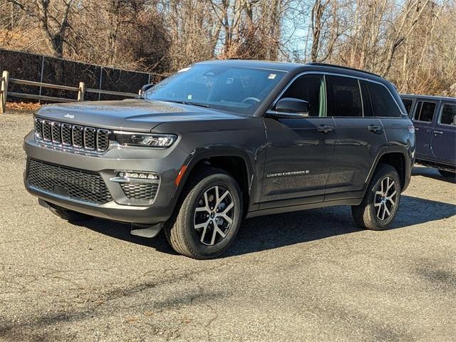 new 2025 Jeep Grand Cherokee car, priced at $47,310