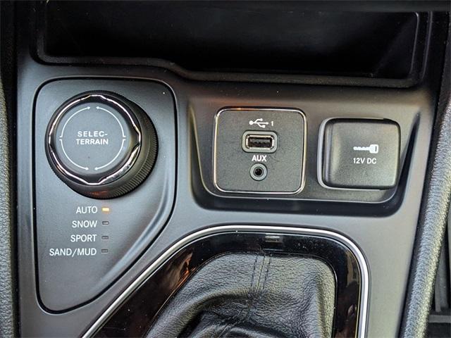 used 2021 Jeep Cherokee car, priced at $25,619