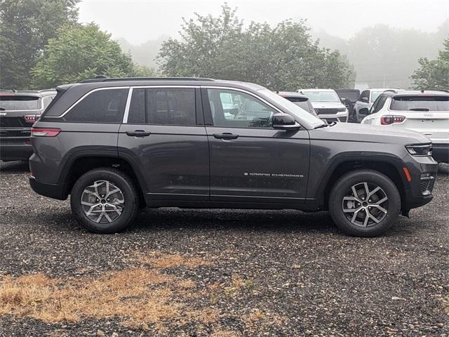 new 2025 Jeep Grand Cherokee car, priced at $46,396